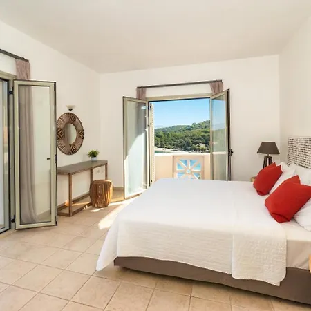 فيلة Georgia Agios Stefanos Kassiopi